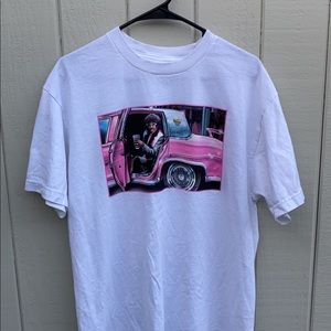 Pinky graphic tee